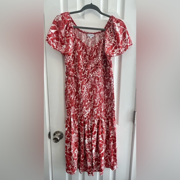 Polagram Dresses & Skirts - ❤️Polagram Smocked Midi Flutter Sleeve Dress